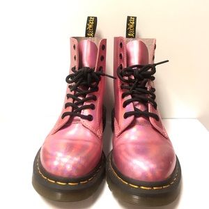 Dr. Martens Pascal 8-eye Metallic Boot